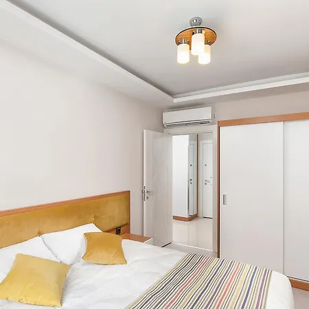 Moonlight Apartment *